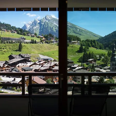 - Les Grandes Alpes 4* La Clusaz