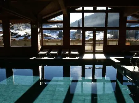 - Les Grandes Alpes 4* La Clusaz