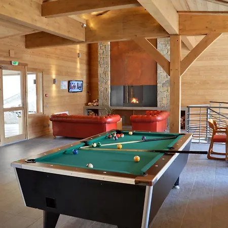 - Les Grandes Alpes Aparthotel La Clusaz