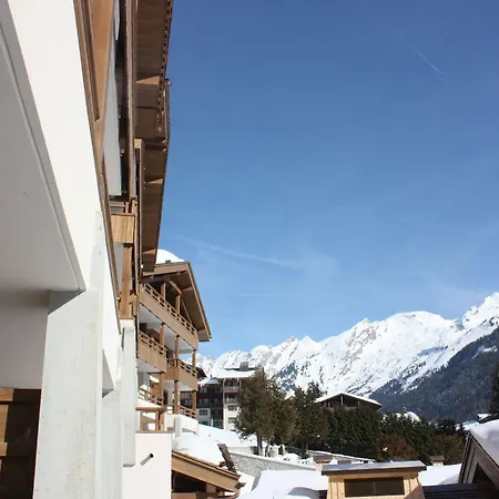 - Les Grandes Alpes La Clusaz