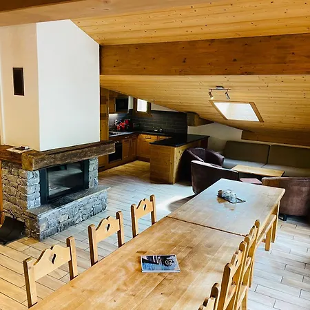 - Les Grandes Alpes 4* La Clusaz